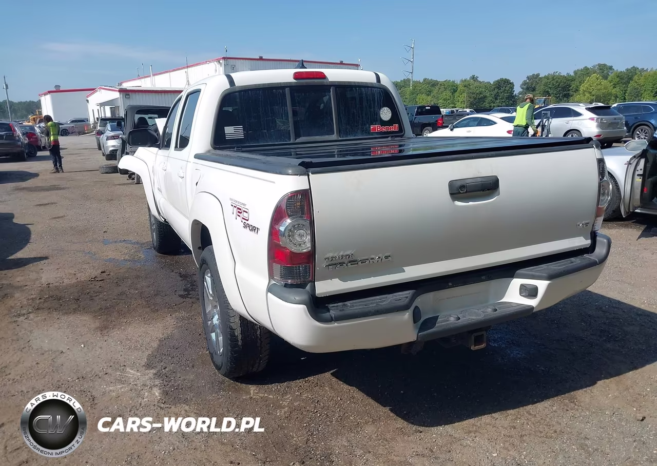 2012 Toyota Tacoma Base V6 VIN:3TMLU4EN6CM085151 - 3