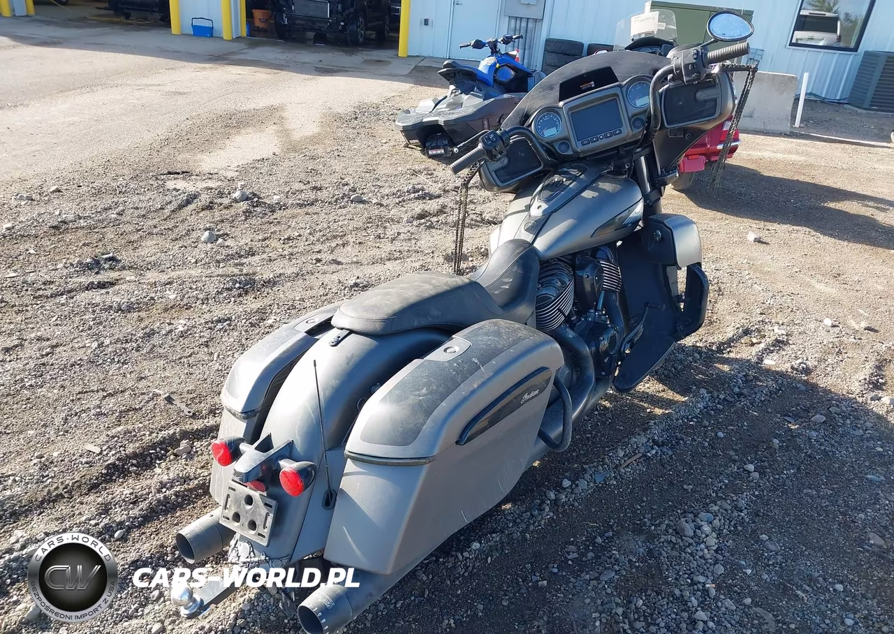 2020 Indian Motorcycle Co. Chieftain Dark Horse VIN:56KTCDBB2L3392017 - 4