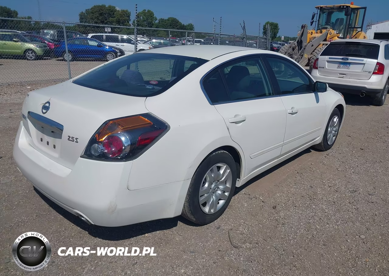 2011 Nissan Altima 2.5 S VIN:1N4AL2APXBC102870 - 4