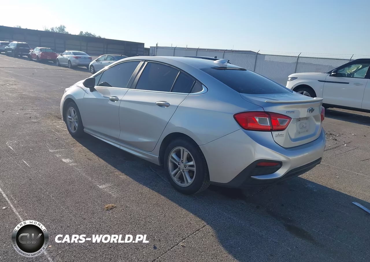 2018 Chevrolet Cruze Lt Auto VIN:1G1BE5SM6J7234958 - 3