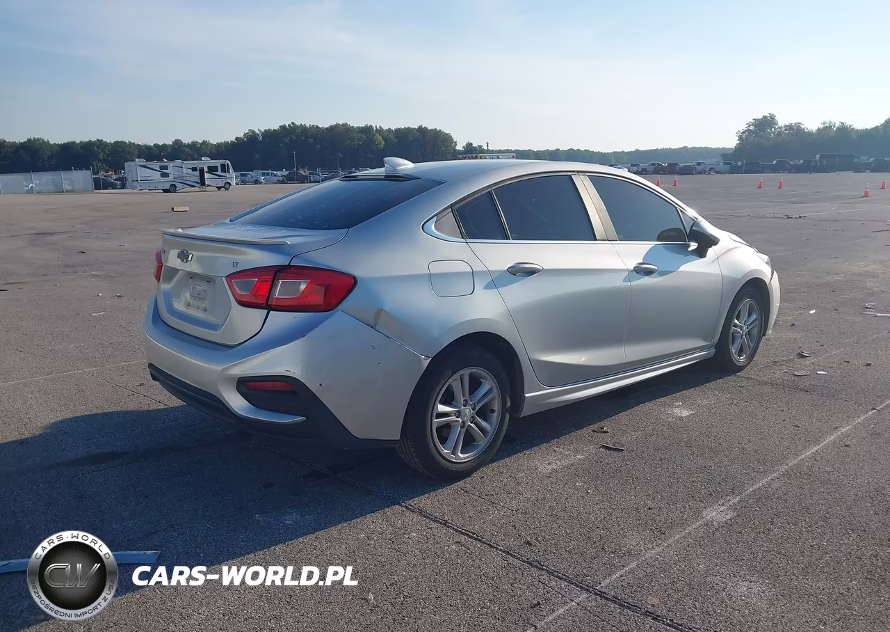 2018 Chevrolet Cruze Lt Auto VIN:1G1BE5SM6J7234958 - 4