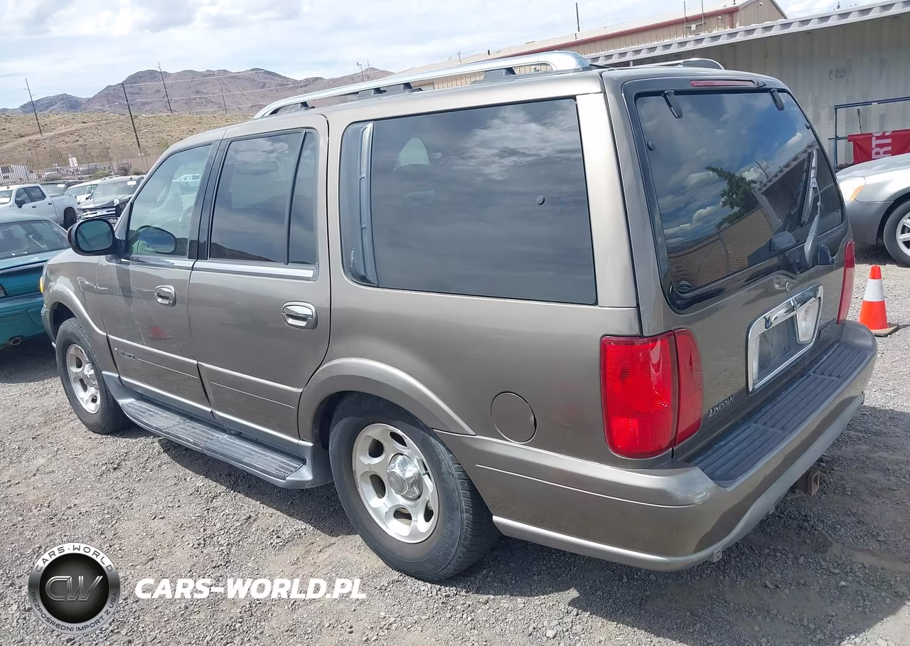 2002 Lincoln Navigator VIN:5LMFU28R92LJ02050 - 3