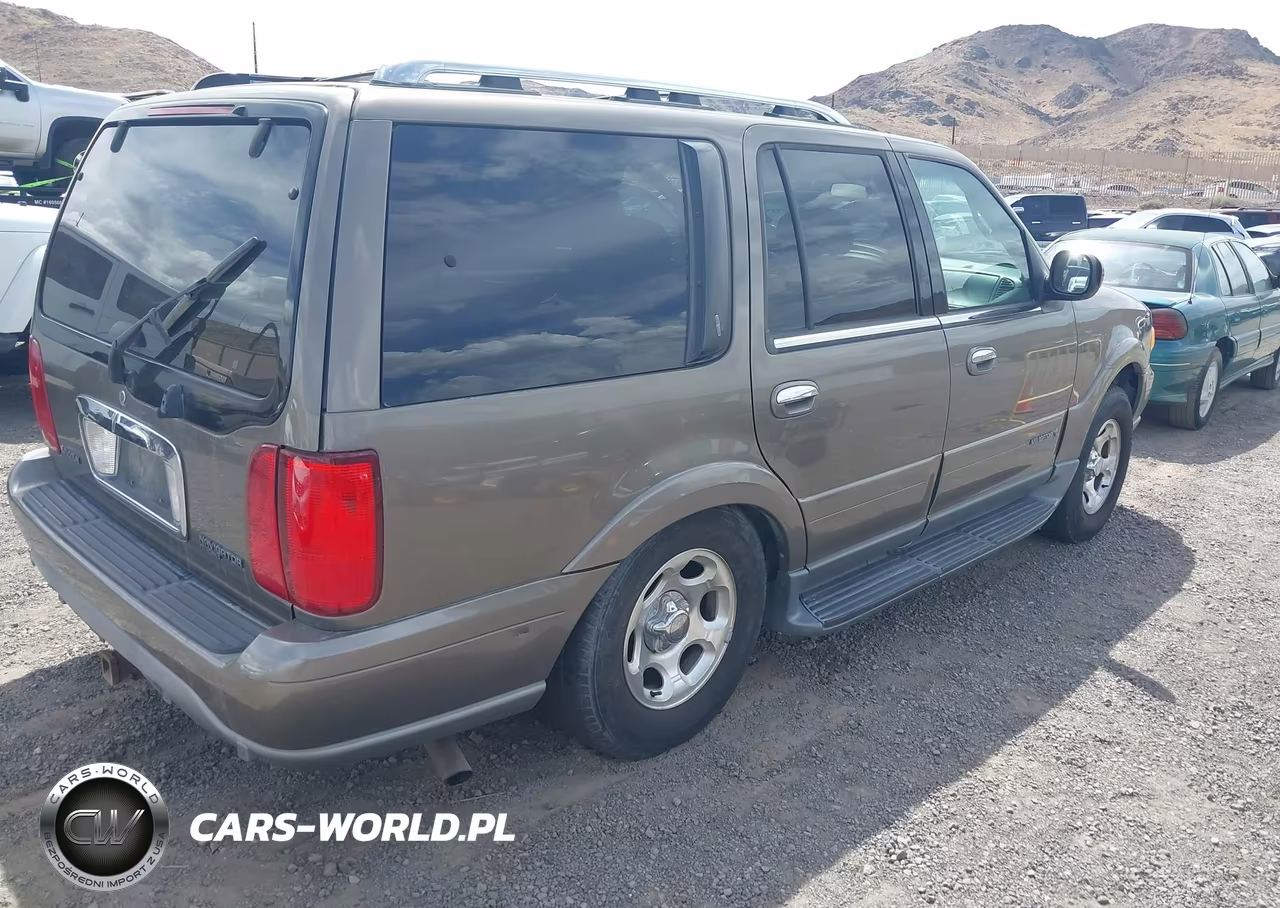 2002 Lincoln Navigator VIN:5LMFU28R92LJ02050 - 4