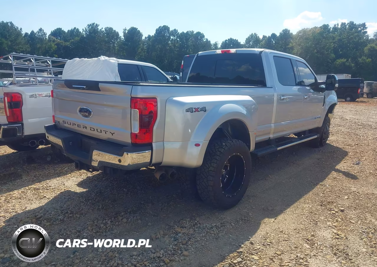 2018 Ford F-350 Xlt VIN:1FT8W3DT2JEB33936 - 4