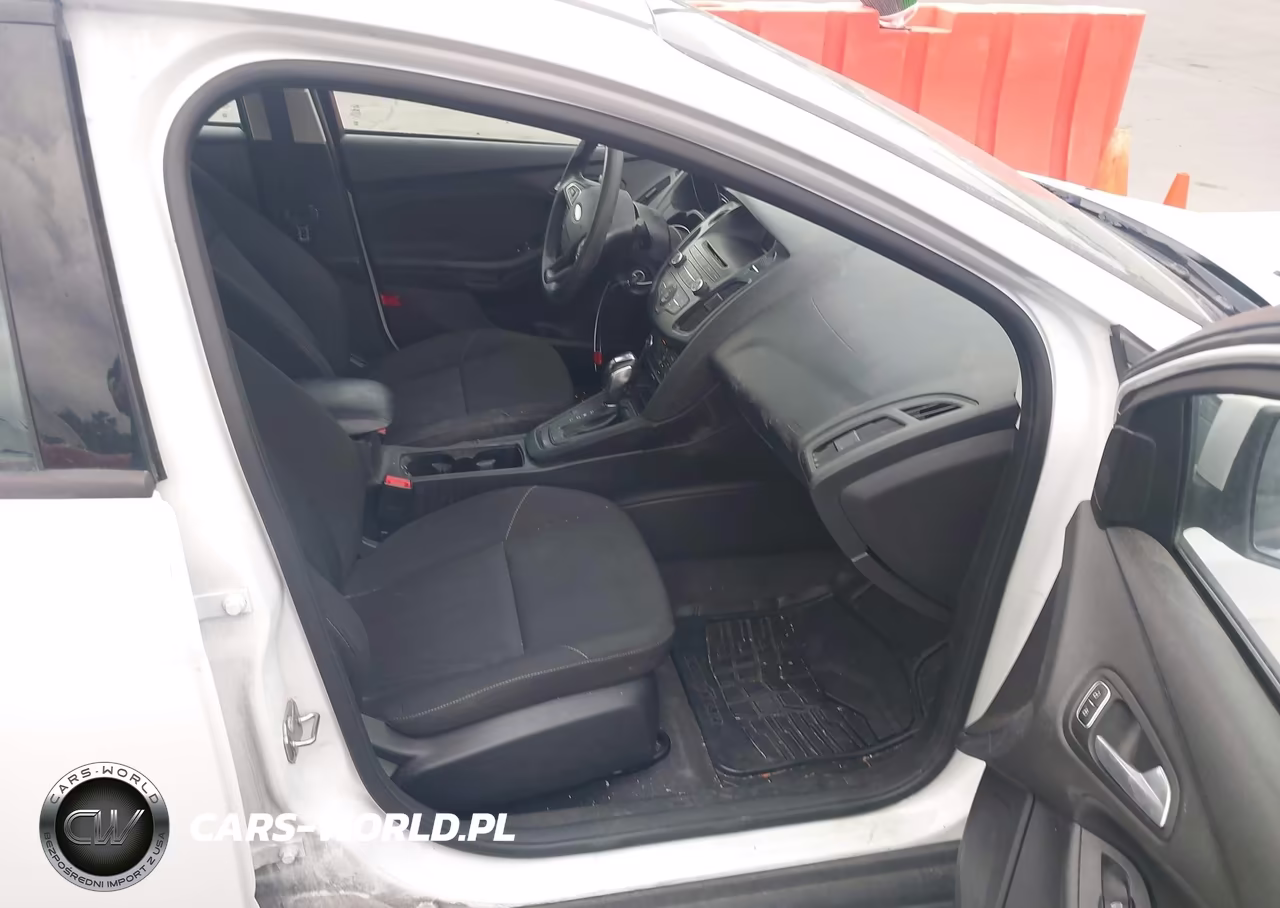 2015 Ford Focus Se VIN:1FADP3F25FL202630 - 5