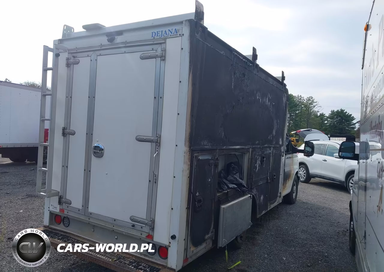 2019 GMC Savana Cutaway Work Van VIN:1GD07RFG0K1364092 - 3
