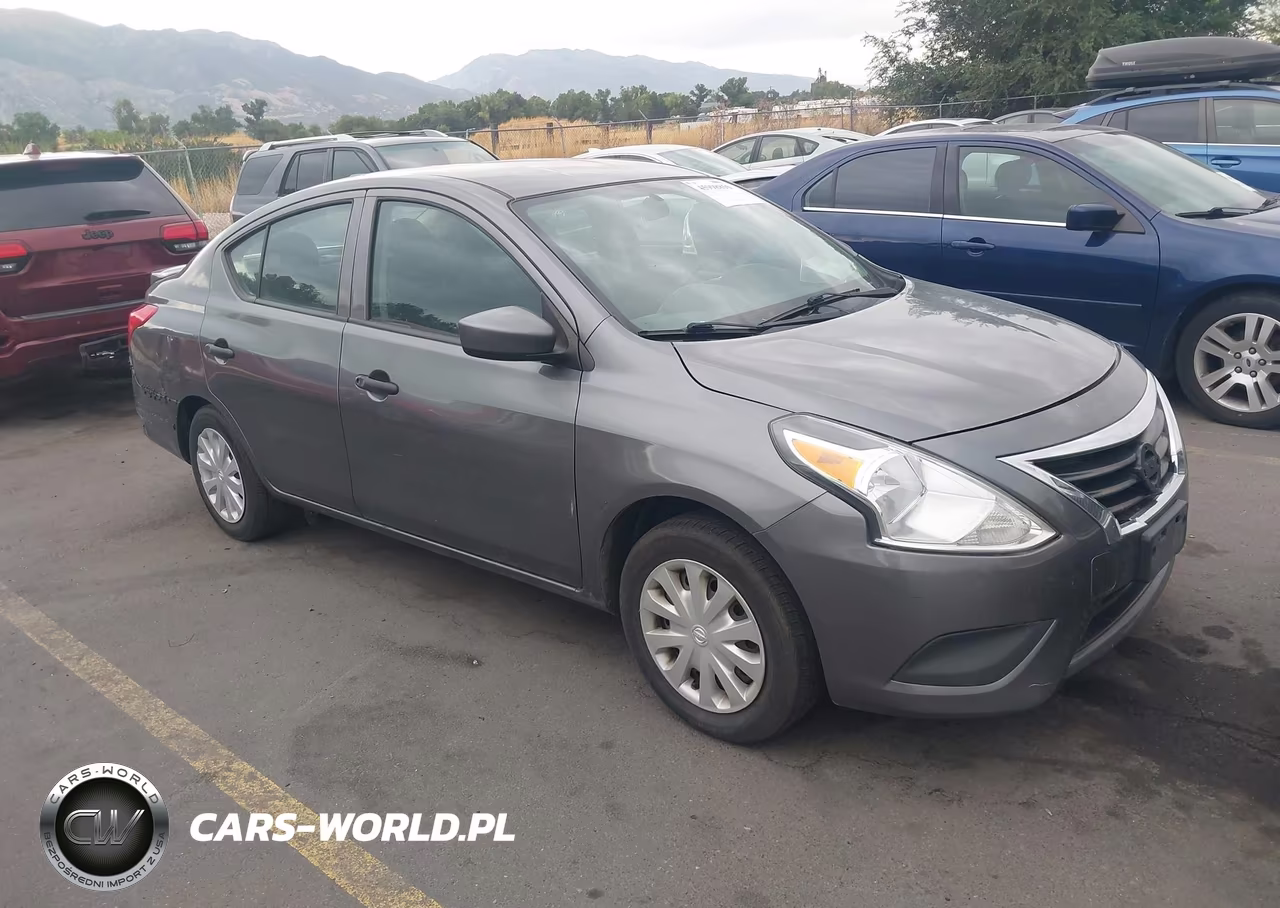 2017 Nissan Versa 1.6 S+