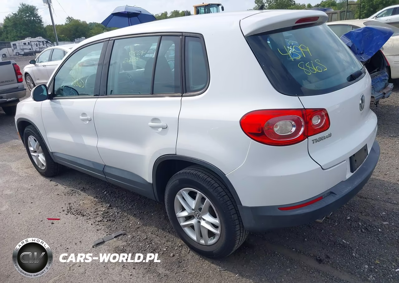 2011 Volkswagen Tiguan S VIN:WVGAV7AX2BW505561 - 3