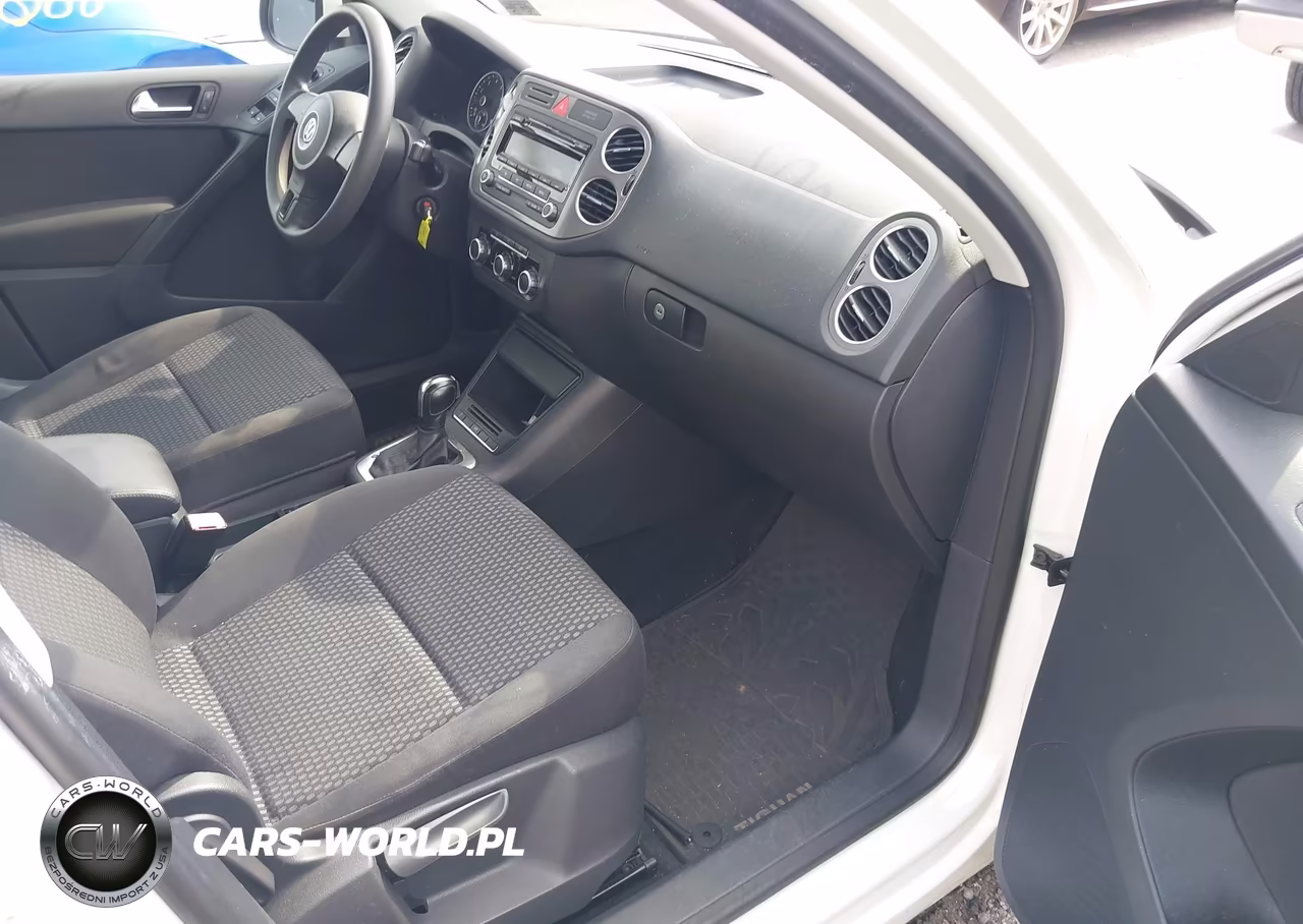 2011 Volkswagen Tiguan S VIN:WVGAV7AX2BW505561 - 5