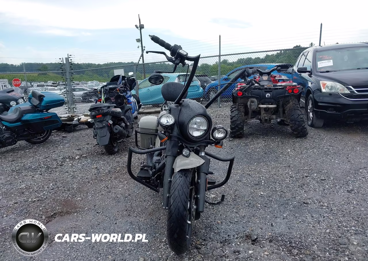 2023 Indian Motorcycle Co. Springfield Dark Horse VIN:56KTJDBB4P3423540 - 5