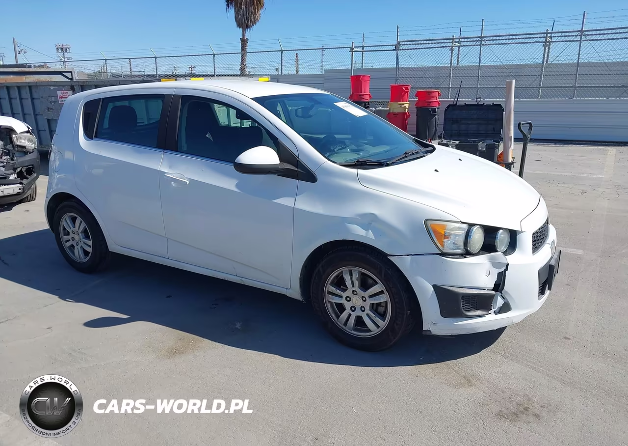 2015 Chevrolet Sonic Lt Auto – zdjęcie 1 z 11
