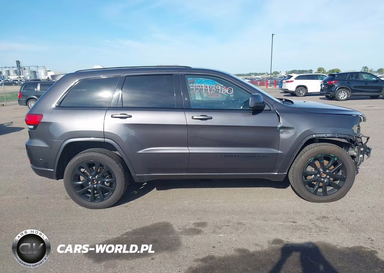 2018 Jeep Grand Cherokee Altitude 4X4 VIN:1C4RJFAG6JC396390 - 14