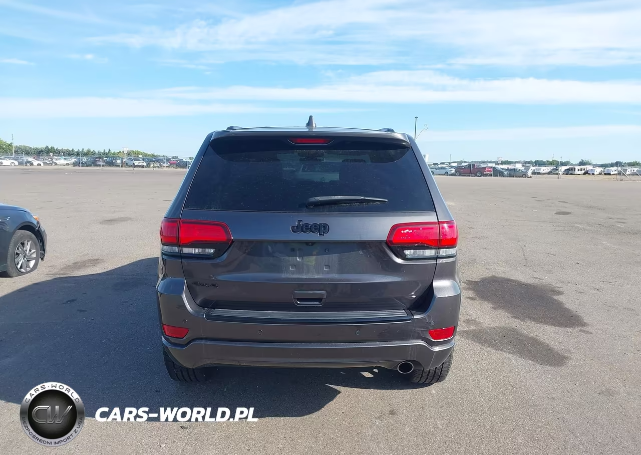 2018 Jeep Grand Cherokee Altitude 4X4 VIN:1C4RJFAG6JC396390 - 17