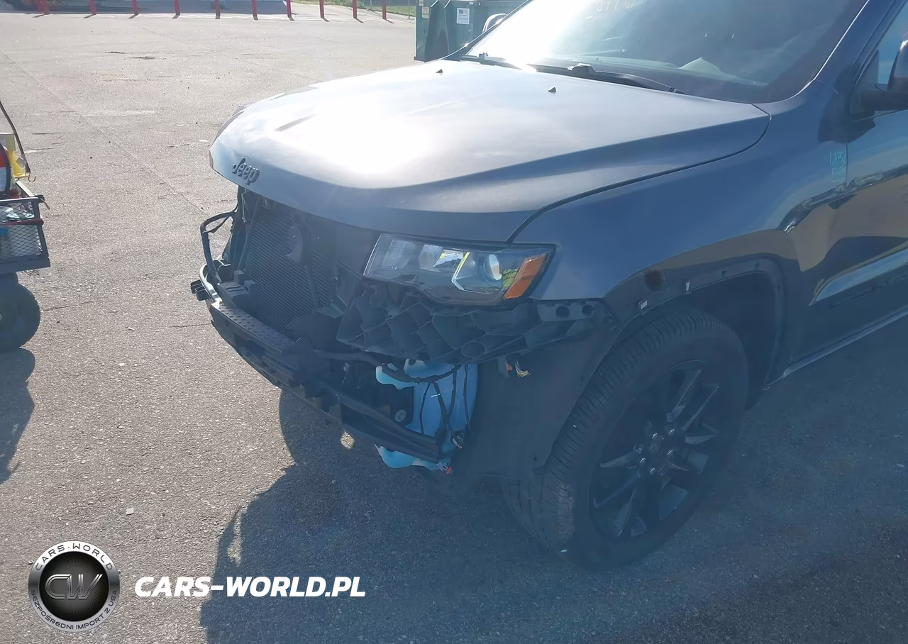 2018 Jeep Grand Cherokee Altitude 4X4 VIN:1C4RJFAG6JC396390 - 18