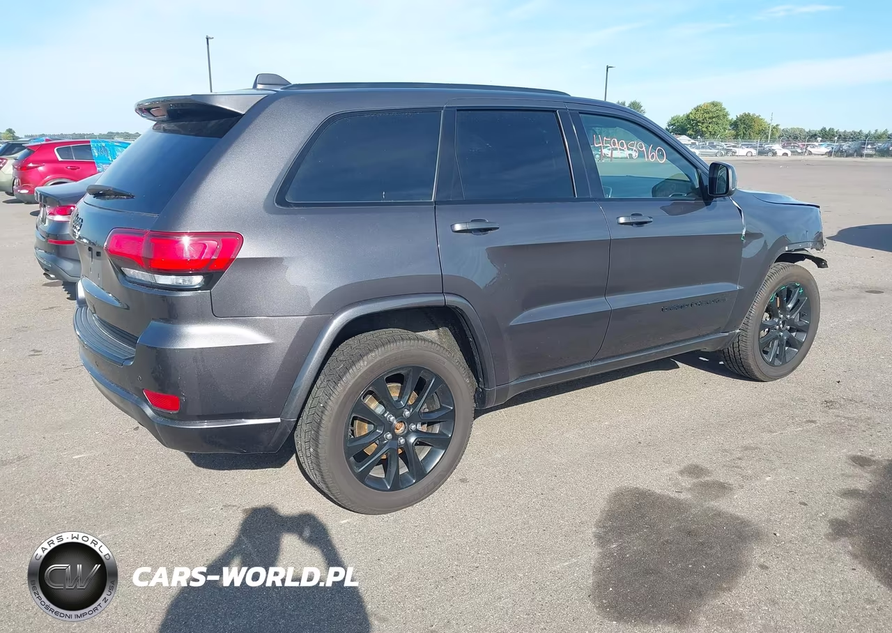 2018 Jeep Grand Cherokee Altitude 4X4 VIN:1C4RJFAG6JC396390 - 4