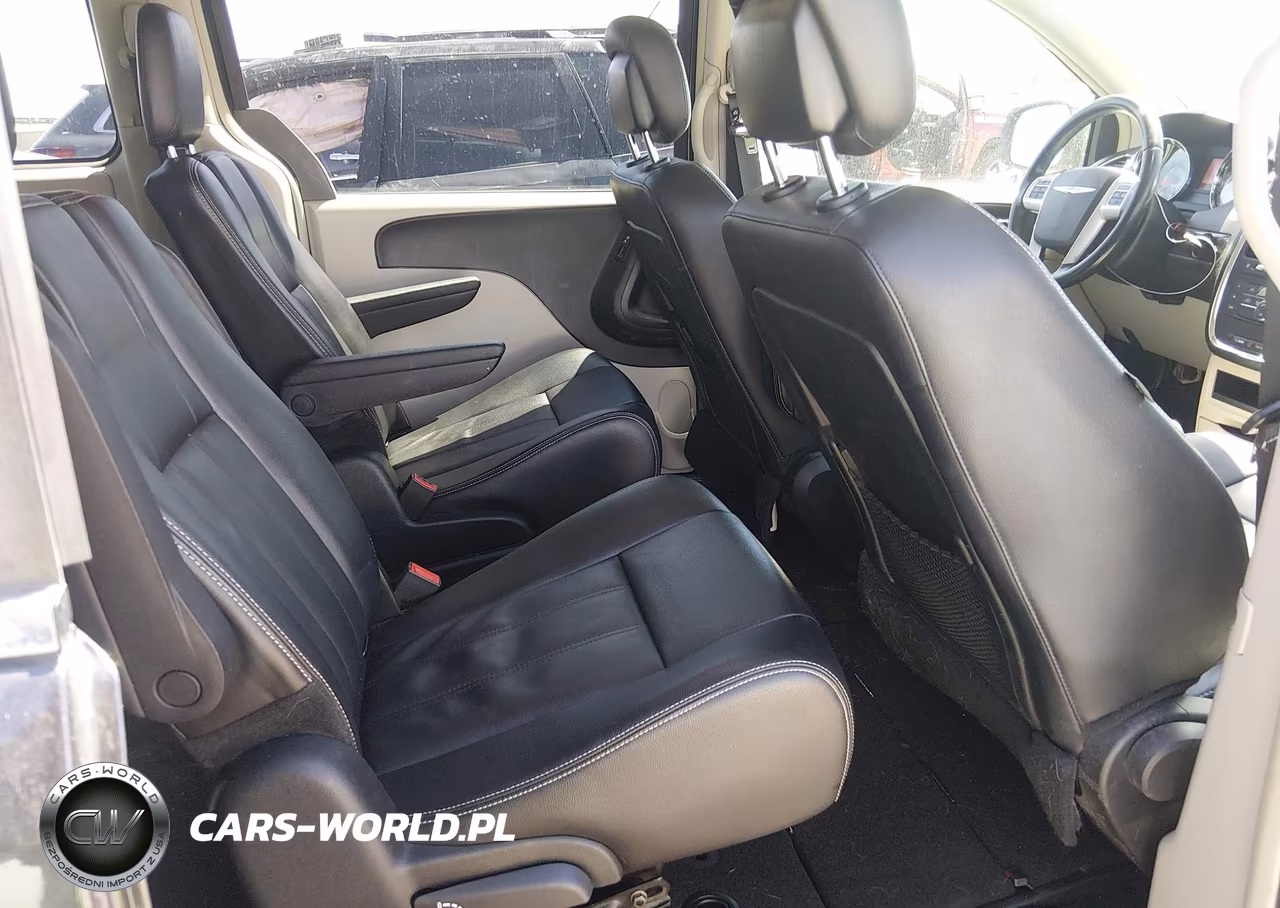 2014 Chrysler Town & Country Touring VIN:2C4RC1BG1ER381823 - 8