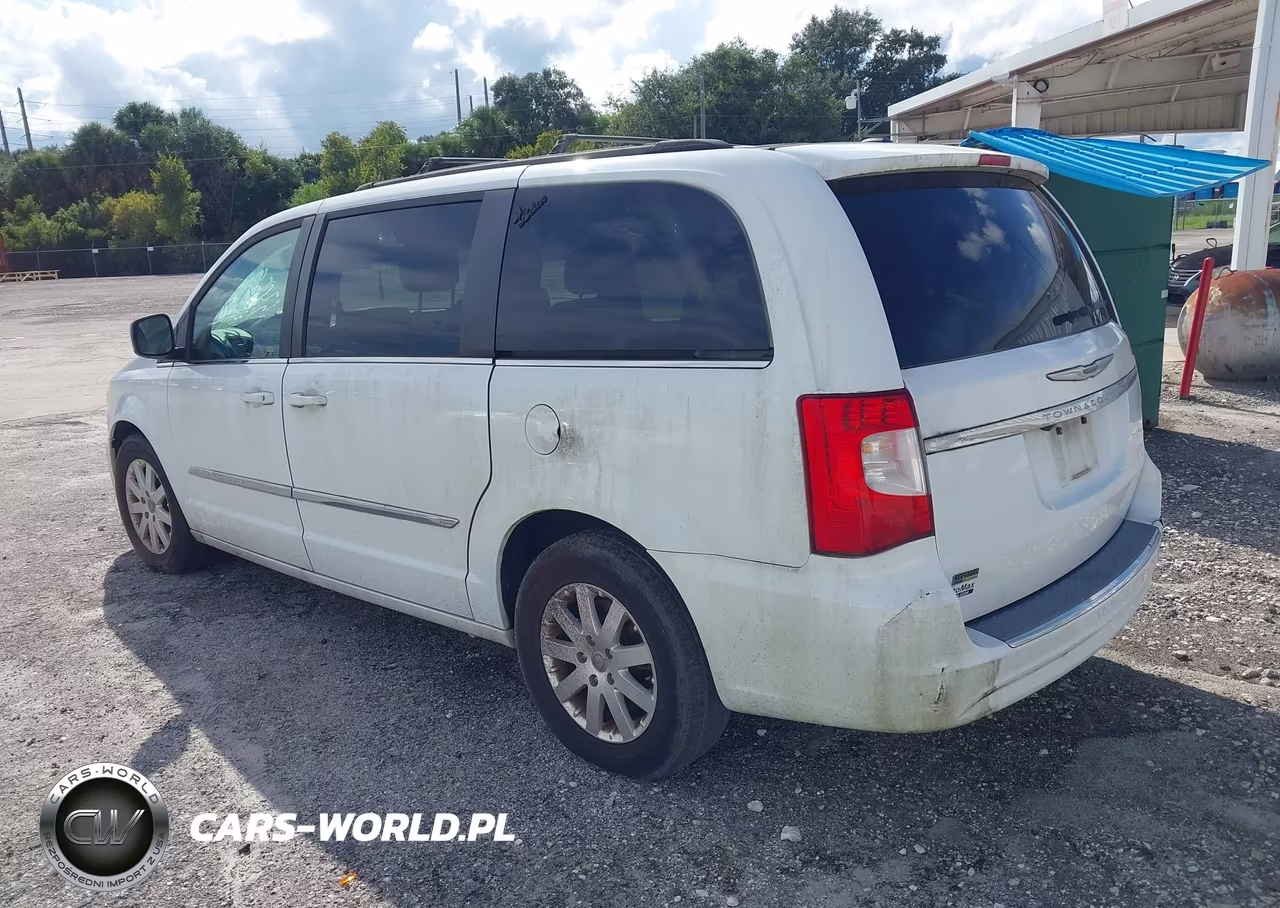 2015 Chrysler Town & Country Touring VIN:2C4RC1BG5FR553059 - 3
