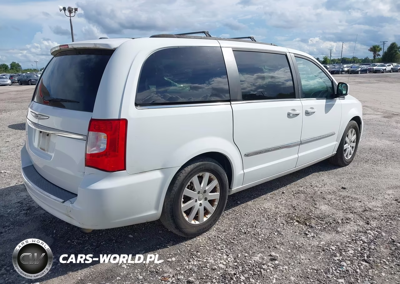 2015 Chrysler Town & Country Touring VIN:2C4RC1BG5FR553059 - 4