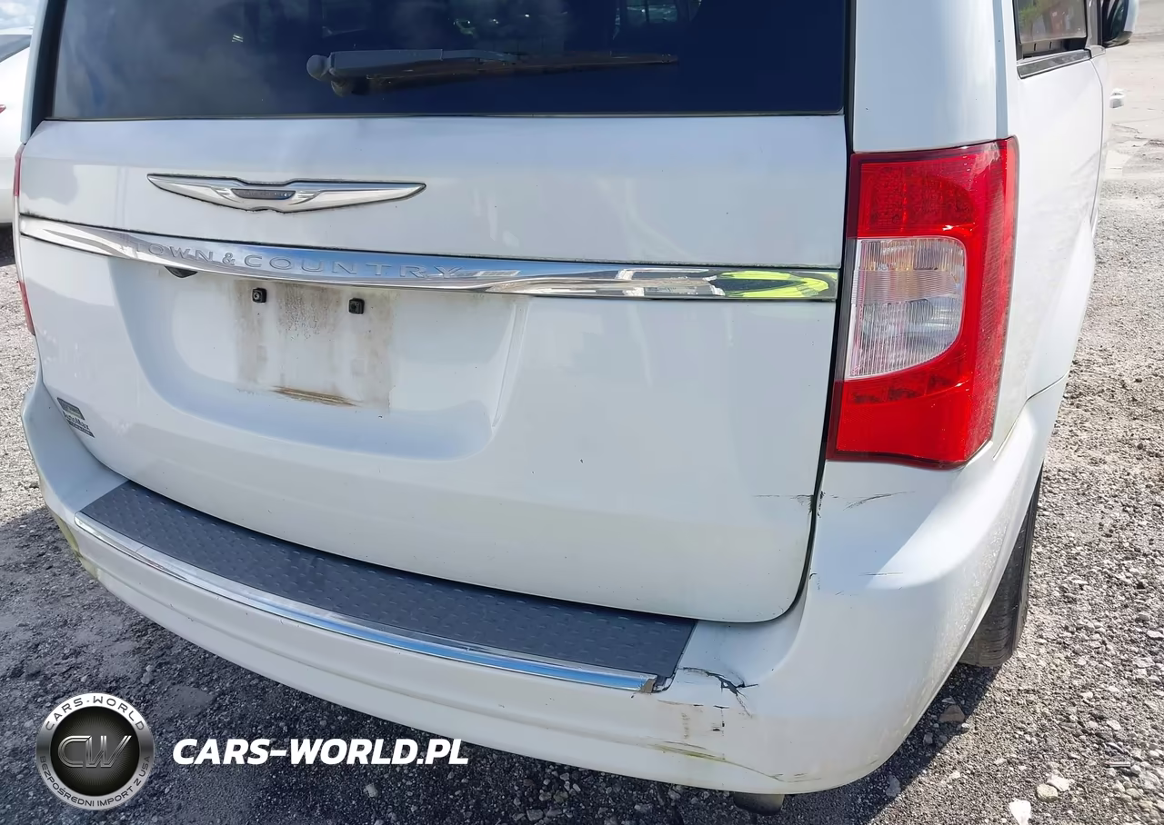 2015 Chrysler Town & Country Touring VIN:2C4RC1BG5FR553059 - 6