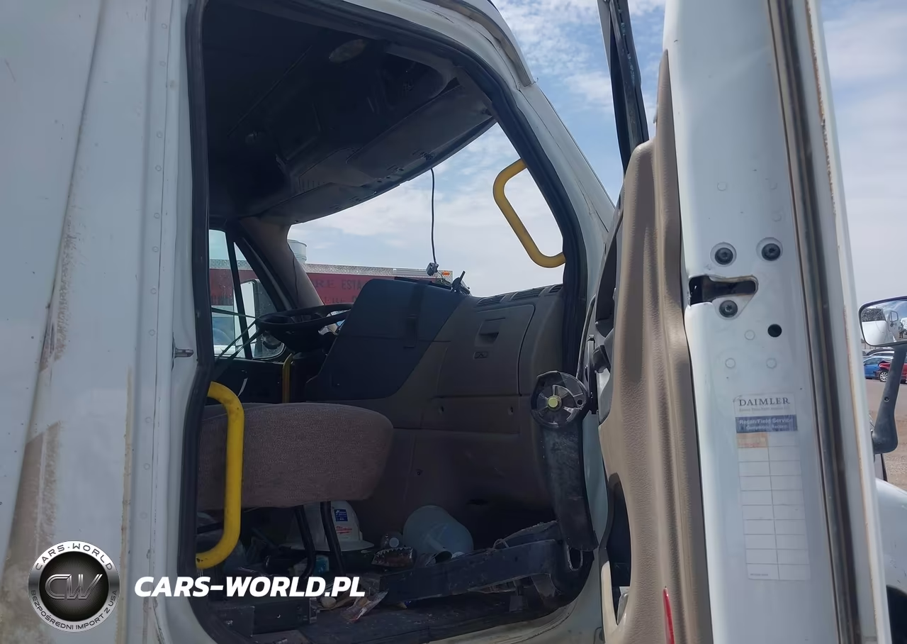 2018 Freightliner Cascadia 125 VIN:3AKJGEDR1JDJX4330 - 5