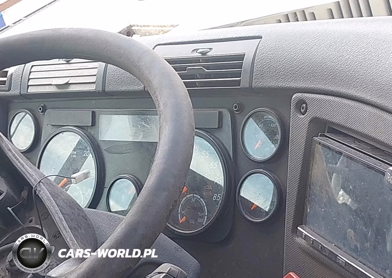 2018 Freightliner Cascadia 125 VIN:3AKJGEDR1JDJX4330 - 6