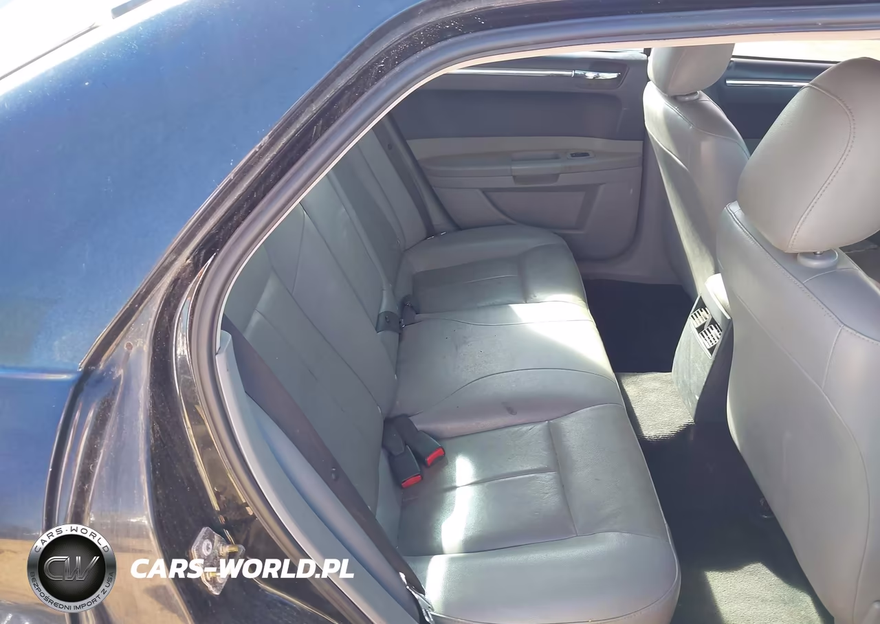 2006 Chrysler 300 Touring VIN:2C3KA53G36H496402 - 8