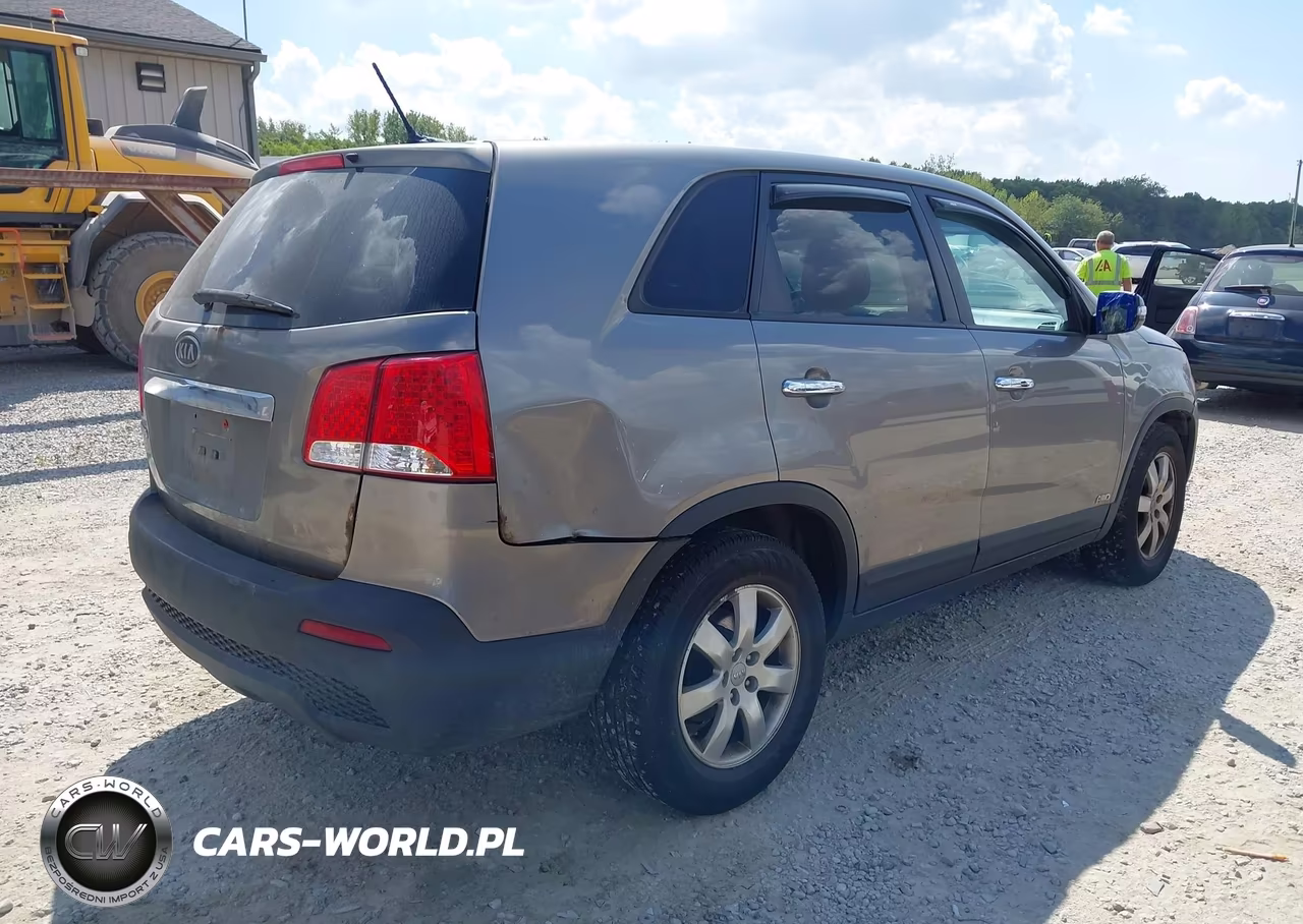 2012 Kia Sorento Lx VIN:5XYKTCA6XCG212407 - 4