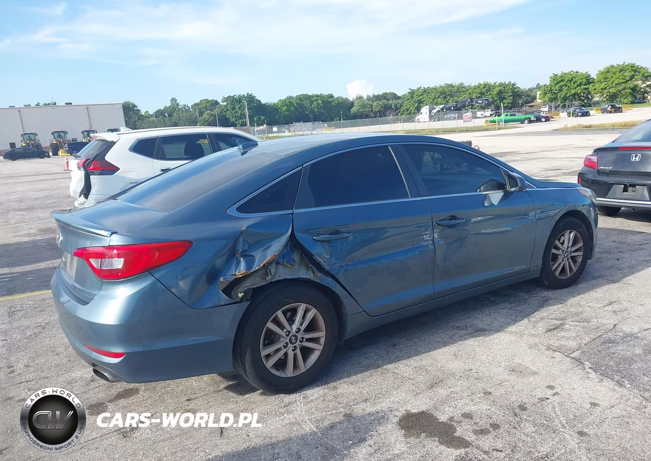 2017 Hyundai Sonata Se VIN:5NPE24AF4HH565960 - 4