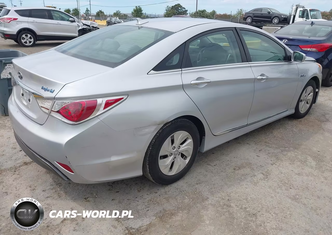 2013 Hyundai Sonata Hybrid VIN:KMHEC4A43DA090987 - 4