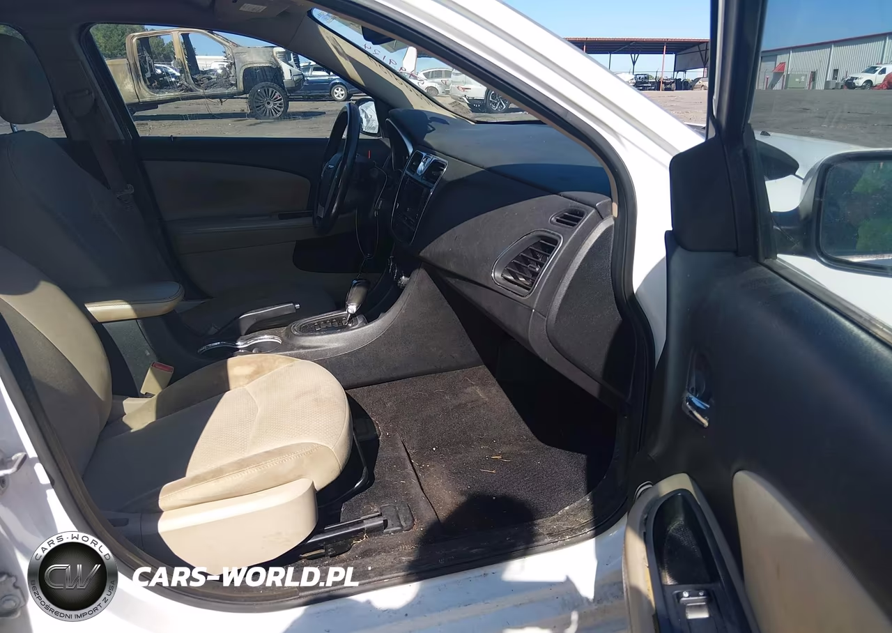 2011 Chrysler 200 Touring VIN:1C3BC1FB4BN549693 - 5