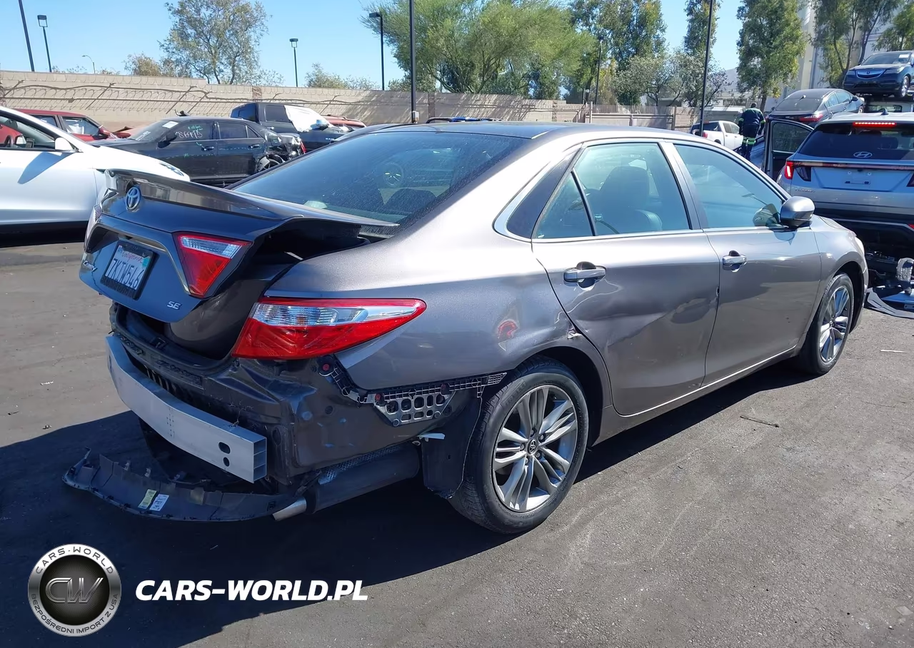 2015 Toyota Camry Se VIN:4T1BF1FK6FU023852 - 4