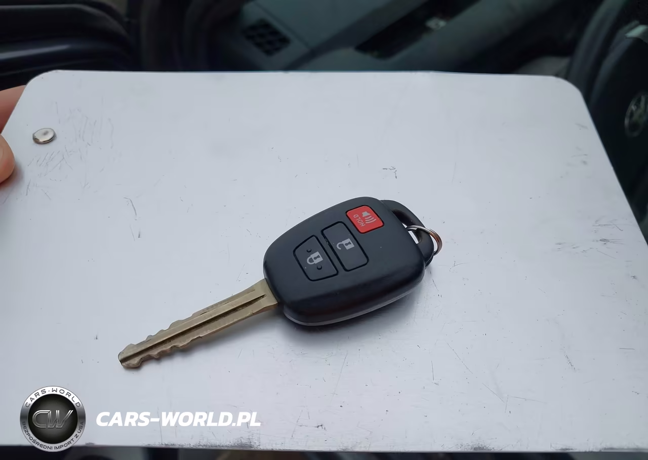 2013 Toyota Prius C One VIN:JTDKDTB33D1551836 - 11
