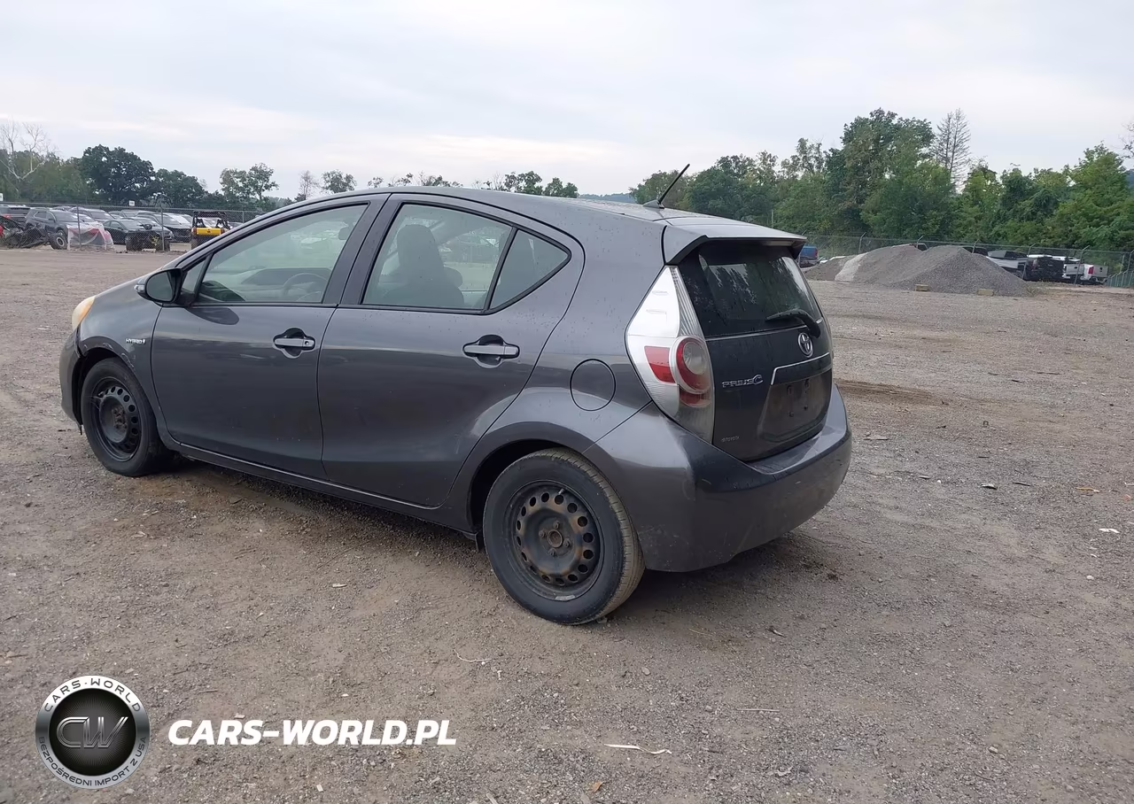 2013 Toyota Prius C One VIN:JTDKDTB33D1551836 - 3