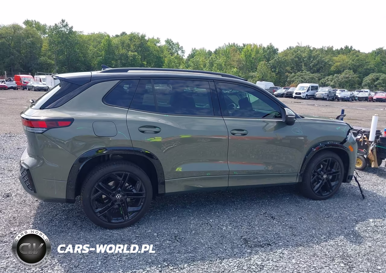 2026 Volkswagen Tiguan Se R-Line Black VIN:3VVGR7RM4TM080022 - 13