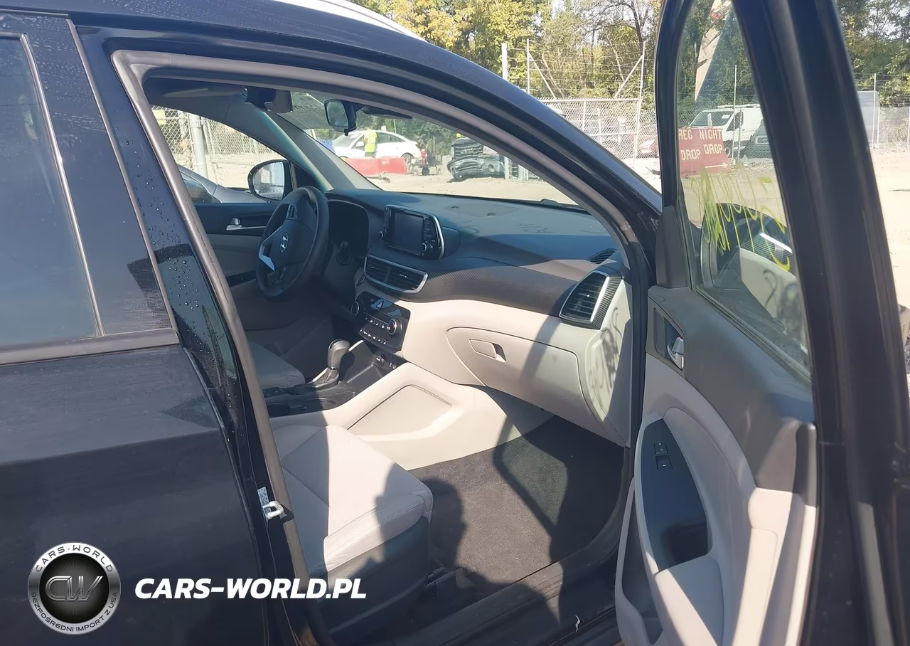 2019 Hyundai Tucson Value VIN:KM8J33A49KU024884 - 5