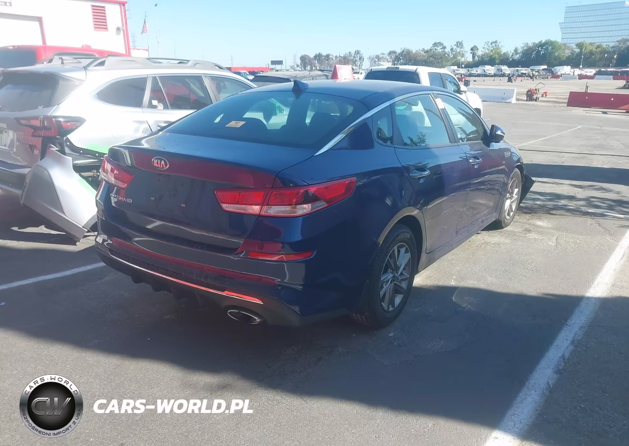 2019 Kia Optima Lx VIN:5XXGT4L31KG363458 - 4