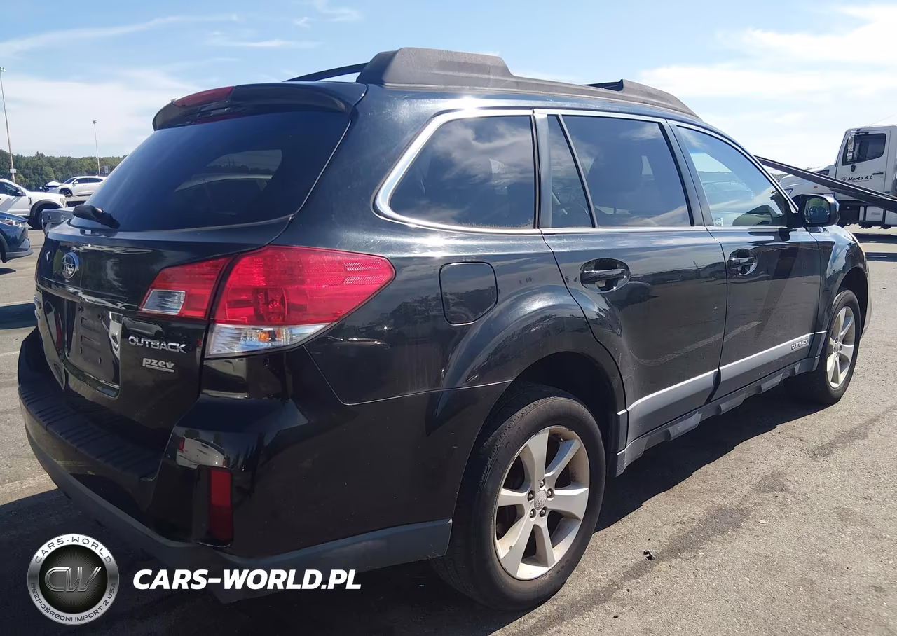 2013 Subaru Outback 2.5I Premium VIN:4S4BRBCC7D3302689 - 4