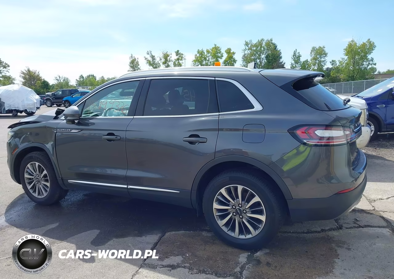 2020 Lincoln Nautilus Standard VIN:2LMPJ8J90LBL08943 - 14