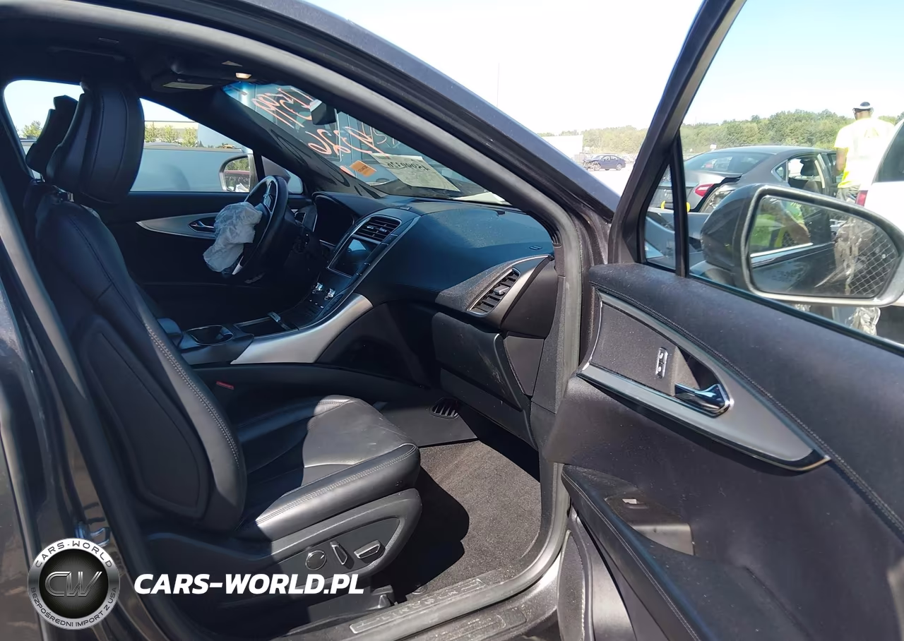 2020 Lincoln Nautilus Standard VIN:2LMPJ8J90LBL08943 - 5