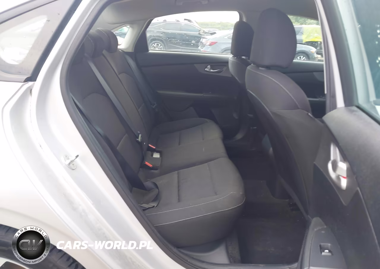2019 Kia Forte Lxs VIN:3KPF24AD7KE118859 - 8