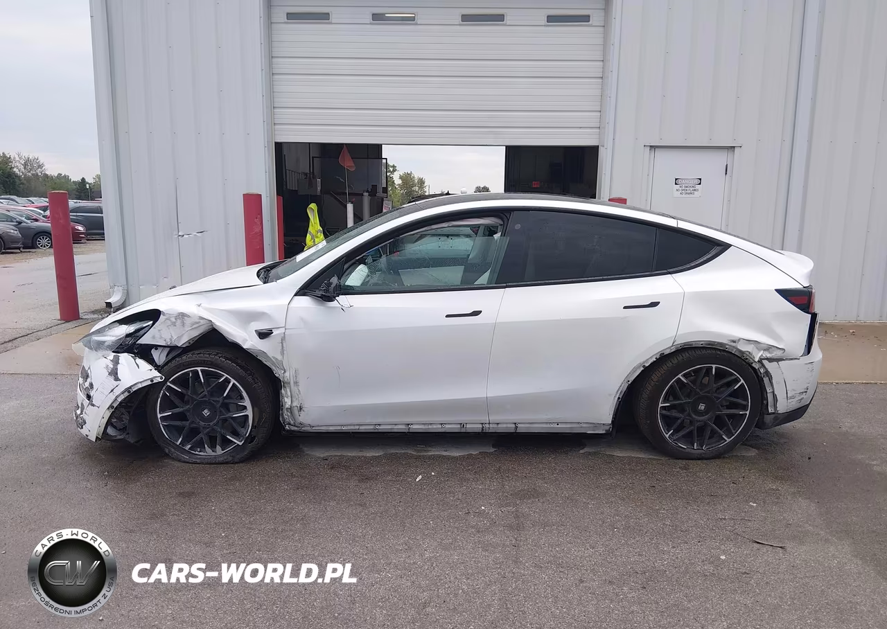 2022 Tesla Model Y Long Range Dual Motor All-Wheel Drive VIN:7SAYGDEE5NF336426 - 13