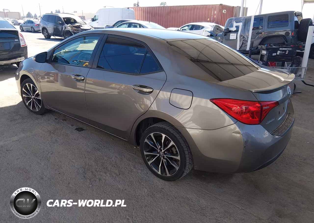 2018 Toyota Corolla Se VIN:5YFBURHEXJP749526 - 3