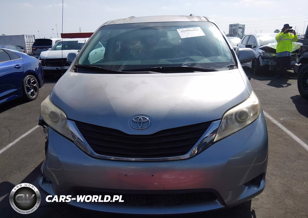 2011 Toyota Sienna Le V6 VIN:5TDKK3DC1BS132256 - 12