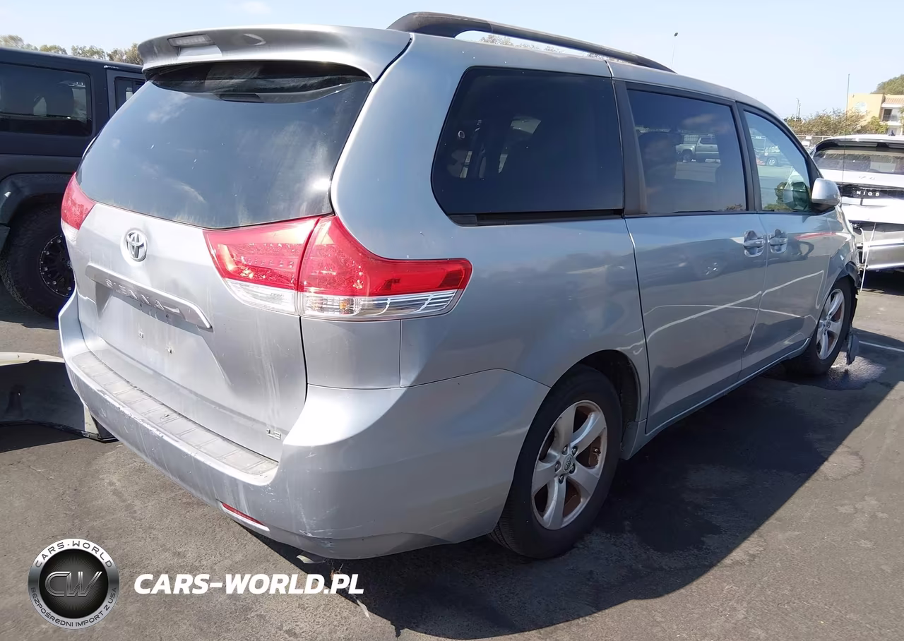 2011 Toyota Sienna Le V6 VIN:5TDKK3DC1BS132256 - 4