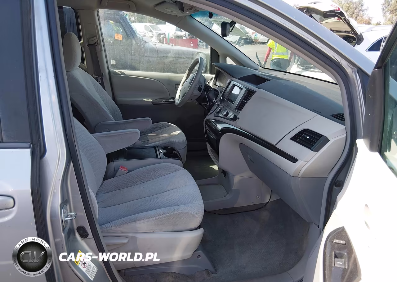 2011 Toyota Sienna Le V6 VIN:5TDKK3DC1BS132256 - 5