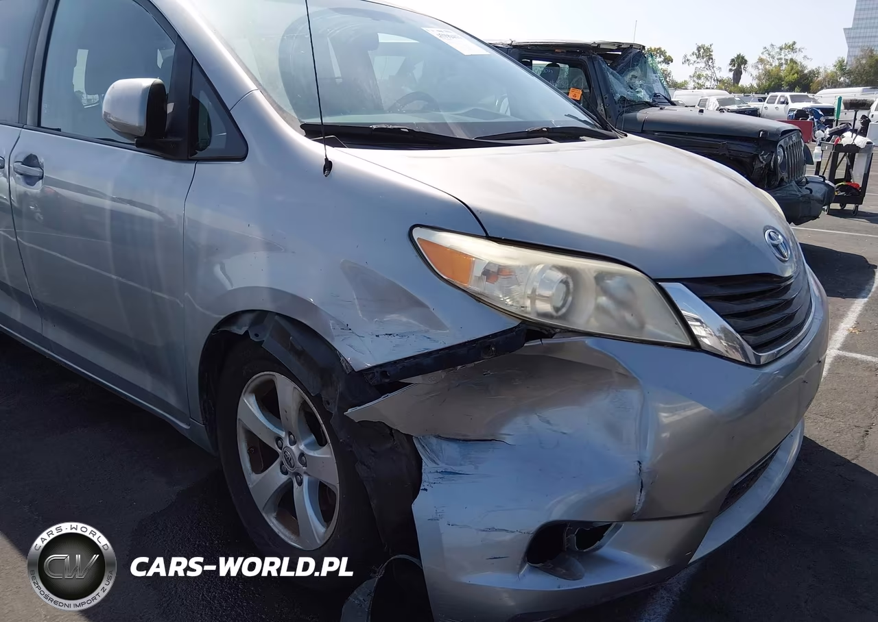 2011 Toyota Sienna Le V6 VIN:5TDKK3DC1BS132256 - 6