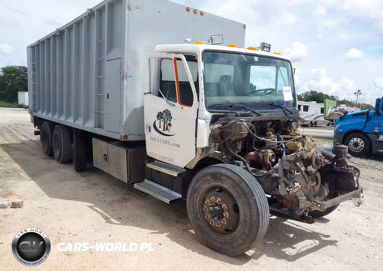 2000 Freightliner Medium Conventional Fl80