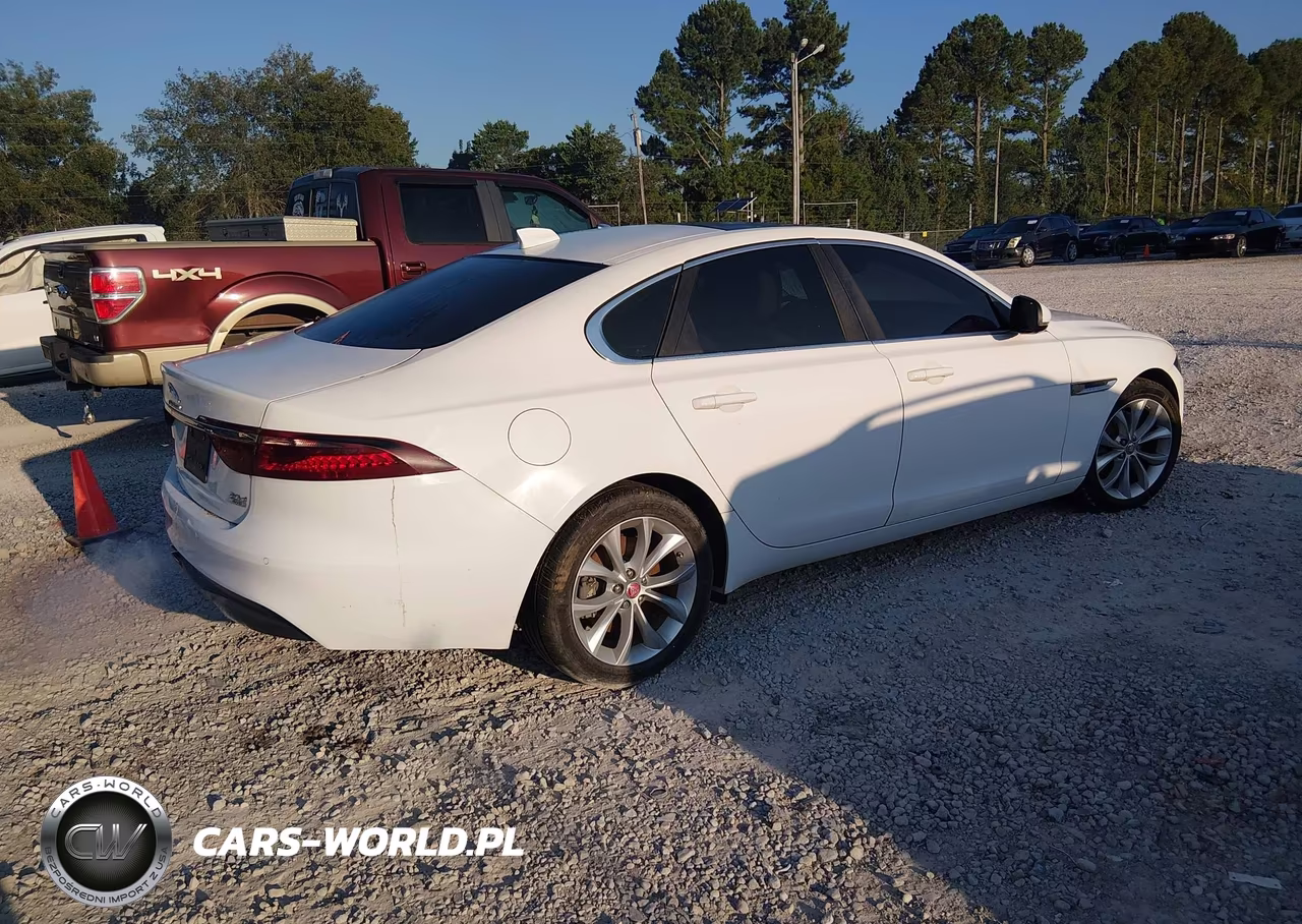 2017 Jaguar Xf 20D Premium VIN:SAJBJ4BNXHCY32401 - 4