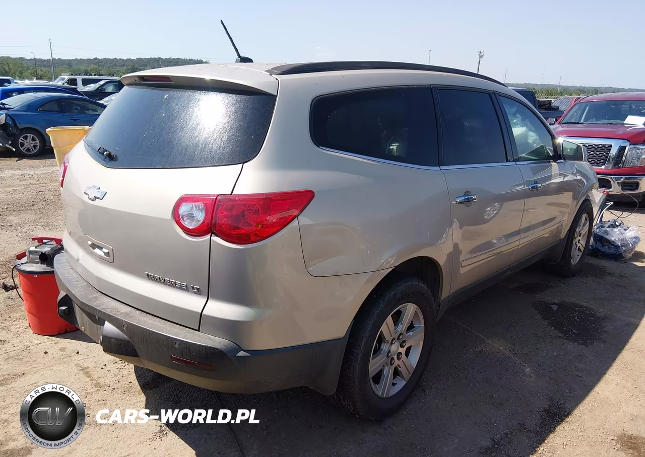 2010 Chevrolet Traverse Lt VIN:1GNLRFED9AS145116 - 4