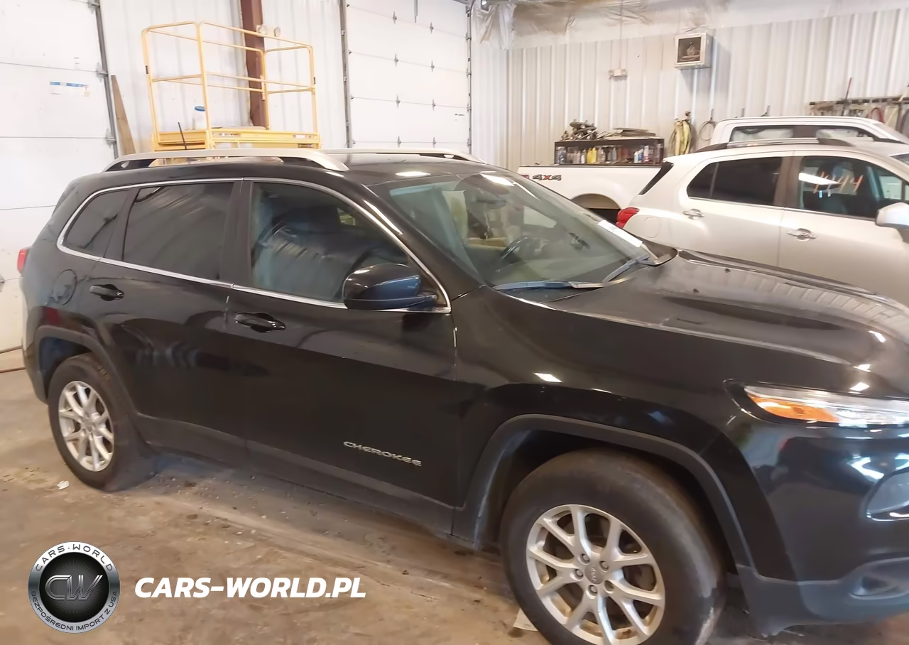 2015 Jeep Cherokee Latitude VIN:1C4PJMCS6FW773299 - 13